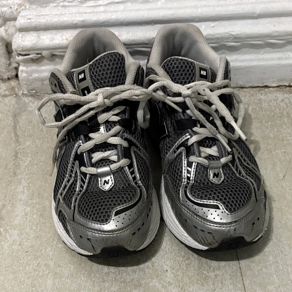 New Balance Kids' Black and Silver Sneakers